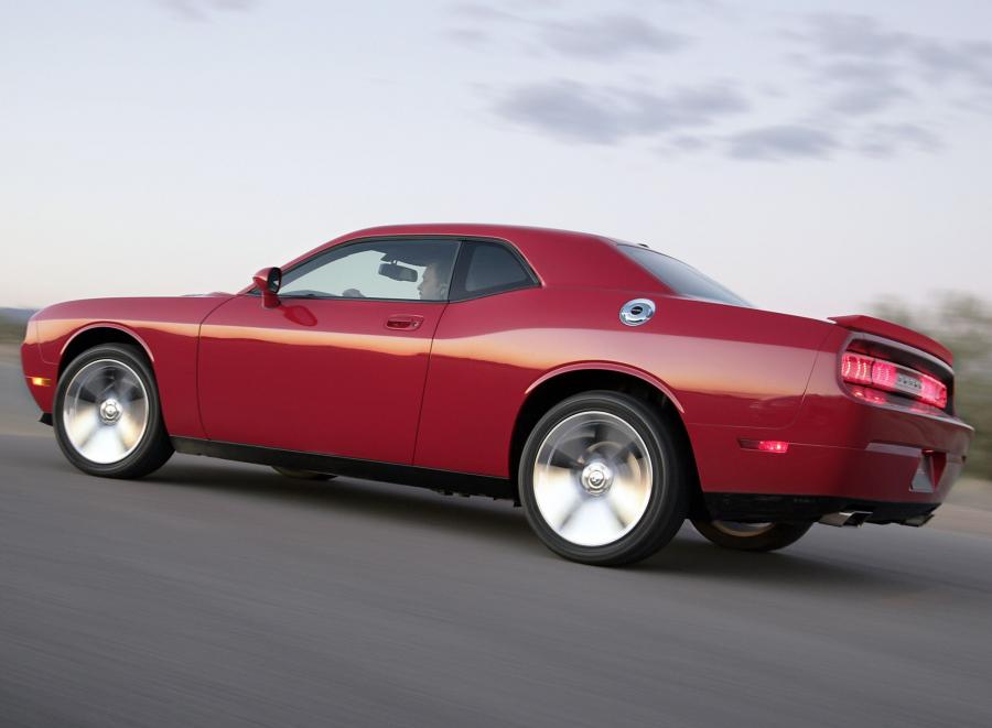  Dodge Challenger R/T 2008 года  (фото 3 из 139)